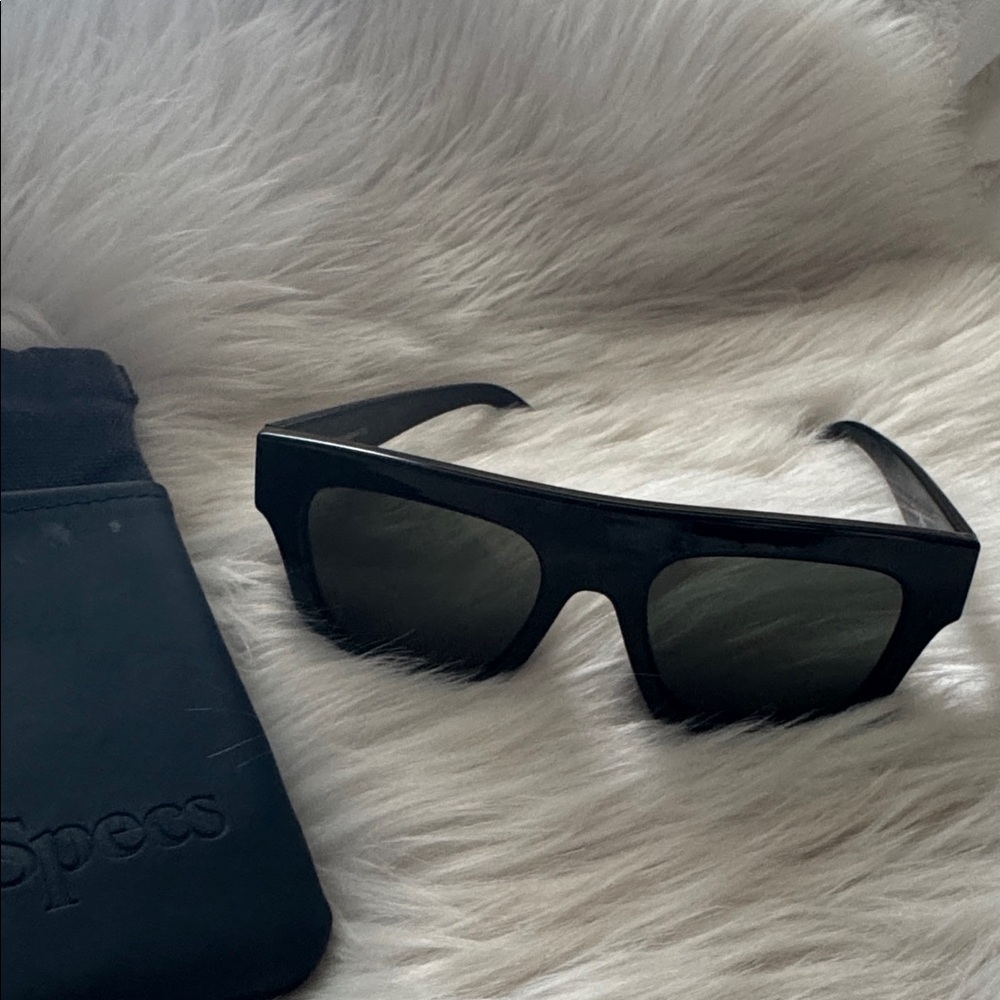 NEW LISTING! Le Specs black Sunglasses